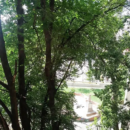 아파트 Bratianu 부쿠레슈티